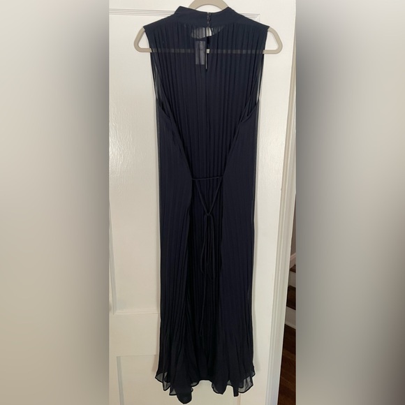 Banana Republic navy pleated midi dress - Picture 2 of 4